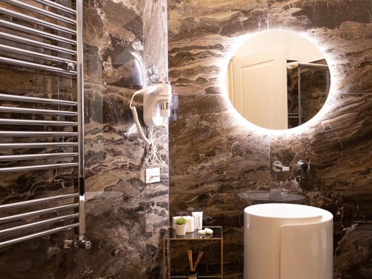 The Best Rent - Elegant Five-Bedrooms Apartment Near Colosseo Рим Экстерьер фото