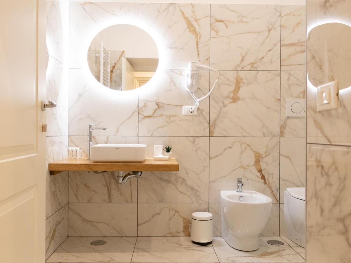 The Best Rent - Elegant Five-Bedrooms Apartment Near Colosseo Рим Экстерьер фото