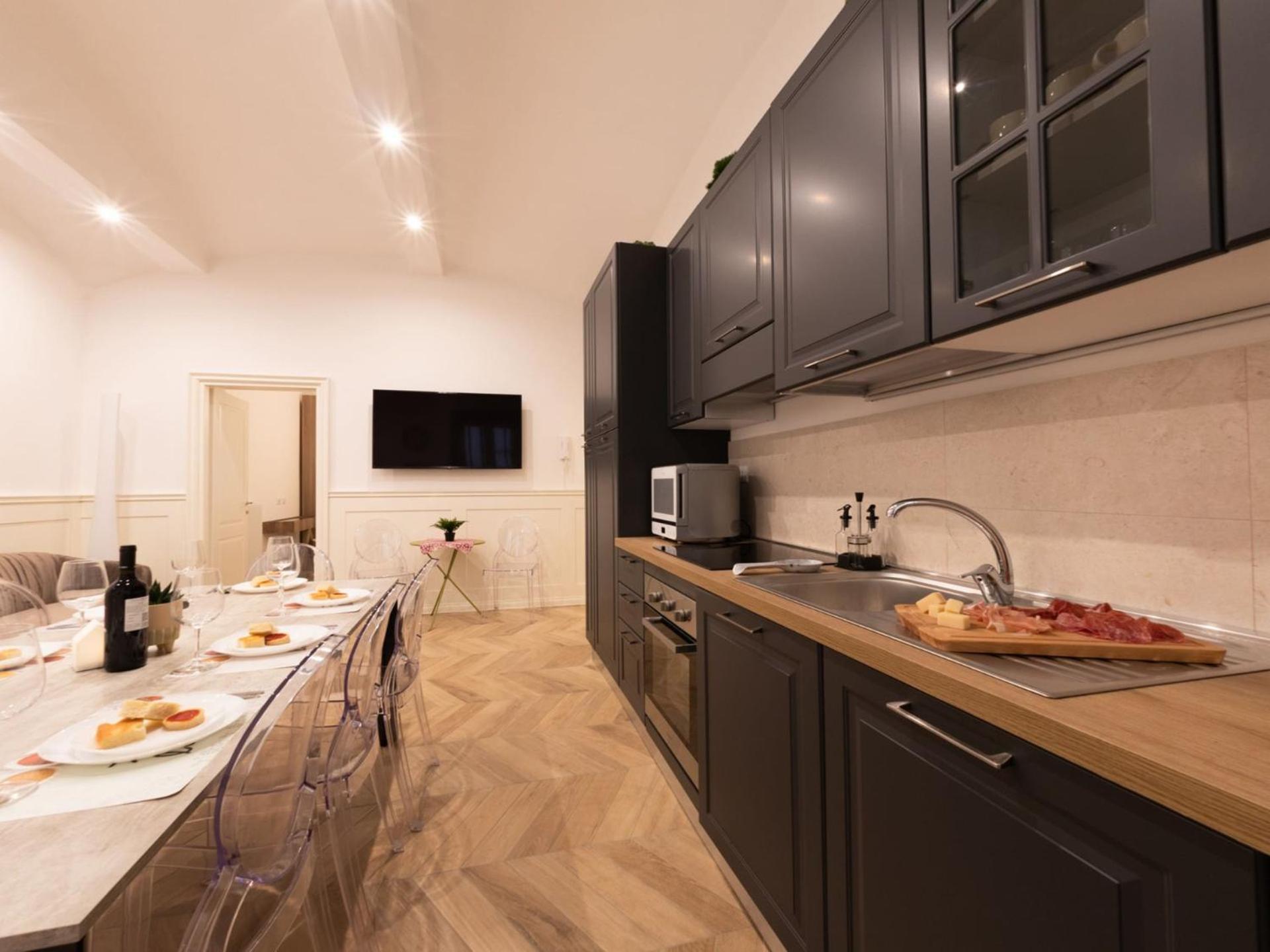 The Best Rent - Elegant Five-Bedrooms Apartment Near Colosseo Рим Экстерьер фото