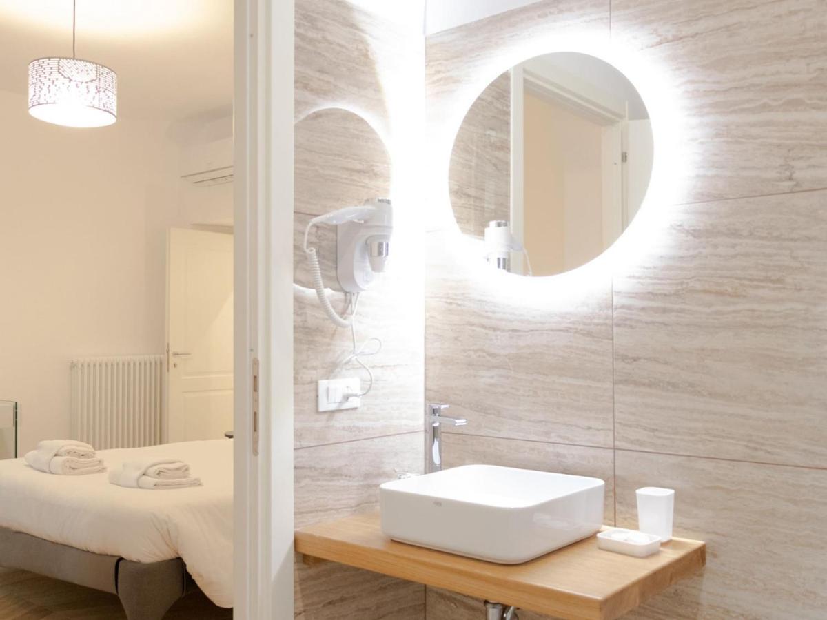 The Best Rent - Elegant Five-Bedrooms Apartment Near Colosseo Рим Экстерьер фото